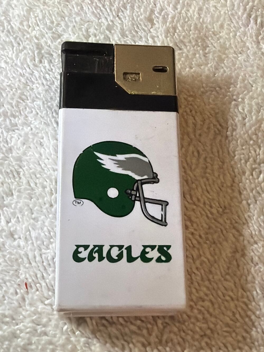 Vintage Philadelphia Eagles NFL Football Pocket Lighter Hong Kong Collectible
